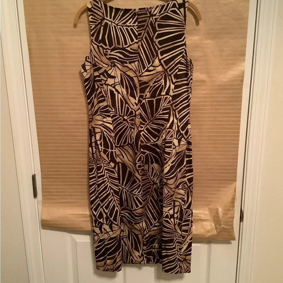 JONES NEW YORK~ SIGNATURE ~EXOTIC DRESS~SIZE 8 - Picture 4 of 5